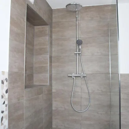 Gaestehaus Nebenan 別荘 *